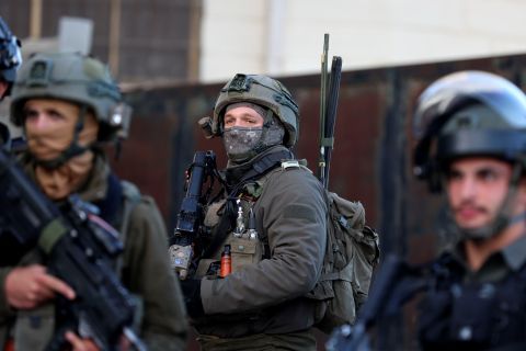 Israeli forces fatally shoot Palestinian youth, settlers celebrate the incident