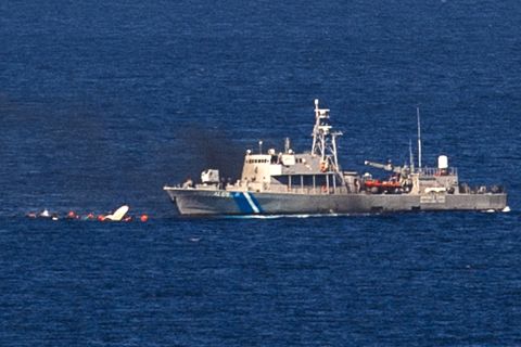Migrant boat sinks in English channel, six lives lost