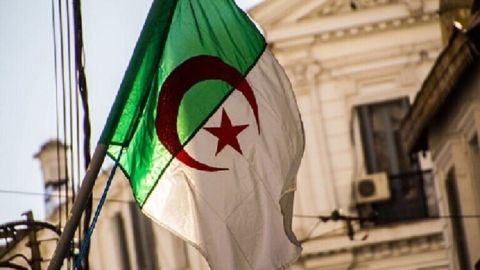 شاهد الأمير الحسين وهو يأكل المنسف بيده في معان