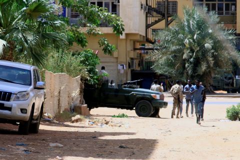 السعودية تطلب من رعاياها مغادرة لبنان فورا.. هل يشن الجيش عملية عسكرية في 