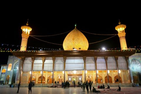 قتيل و8 جرحى بهجوم على مرقد شاه جراغ في ايران