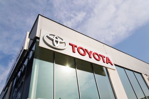 Toyota halts production due to system glitch