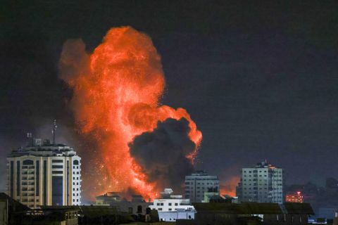 After a harsh night... Gaza residents refuse to surrender and seek ways to survive
