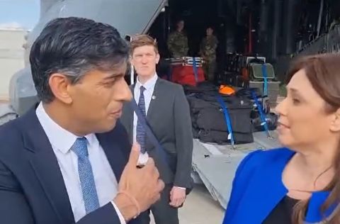 سوناك وصل اسرائيل على متن طائرة شحن عسكرية محملة بالاسلحة (فيديو)