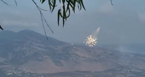 اسرائيل ترد بقصف مدفعي بعد اطلاق رشقة صاروخية جديدة عليها من جنوب لبنان