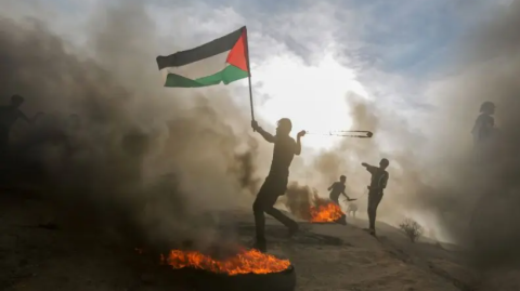 Video: Russian citizens dancing to a Palestinian song