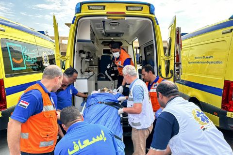 اسرائيل تقتحم مجمع الشفاء وواشنطن تدعو لحماية المرضى وحماس تحمل بايدن المسؤولية