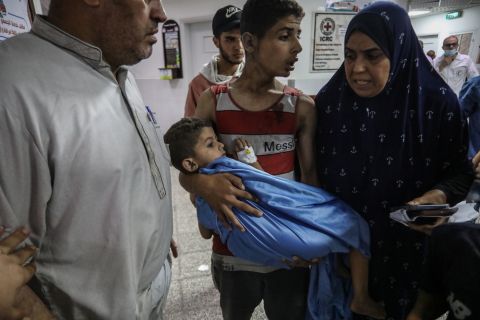 غزة تواجه القصف الاعنف والمقاومة تخوض اشتباكات دامية مع الاحتلال