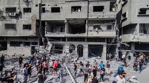 فيديو +18: اسرائيل ترتكب مجزرتين في مدارس الفاخورة وتل الزعتر