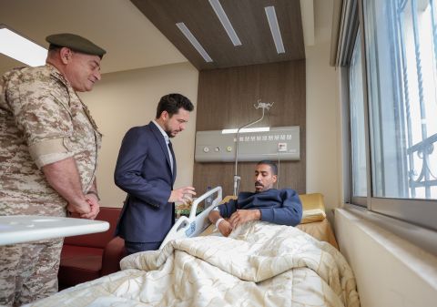 Crown Prince of Jordan visits wounded of Jordanian field hospital in Gaza