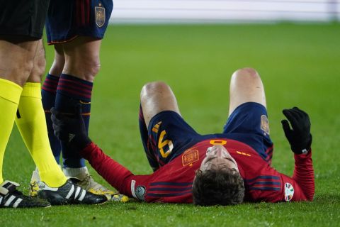 برشلونة يفتح النار على الاتحاد الإسباني بعد إصابة جافي