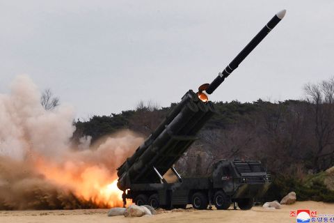 Yemeni Houthis launch winged-missiles at Israeli military targets 