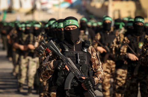 تواصل الافراج عن الرهائن والاسرى وادخال المساعدات لغزة في اليوم الثاني للهدنة