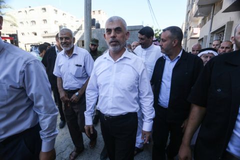 اسرائيل تقتل 60 من اسراها في غزة وتبحث عن السنوار