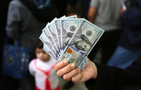 سعر الدولار اليوم في سوريا الأربعاء 27 ديسمبر 2023.. الليرة تقاوم