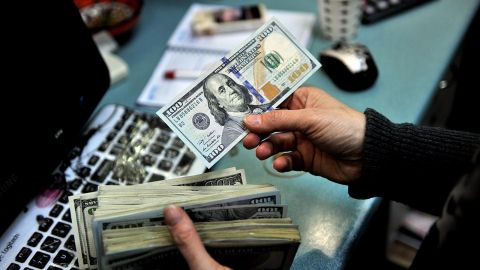 سعر الدولار اليوم في سوريا الخميس 28 ديسمبر 2023.. انهيار الليرة