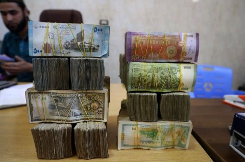 سعر الدولار اليوم في سوريا الاثنين 11 ديسمبر 2023.. الليرة تقاوم