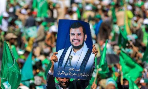 حماية الملاحة في البحر الأحمر: تصعيد بين الولايات المتحدة وإيران