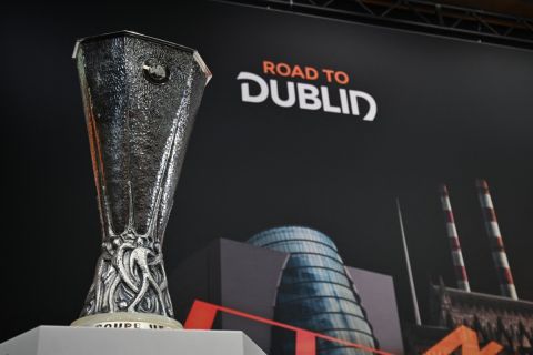 نتائج قرعة ملحق الدوري الأوروبي 2023-24 تسفر عن مواجهات نارية لروما وميلان