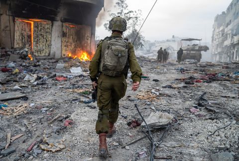 Video: Israeli soldier withdraws from Gaza due to fear