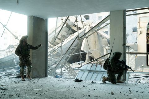 Israeli forces deploy phosphorous bombs, storm school in Jabaliya Al-Balad