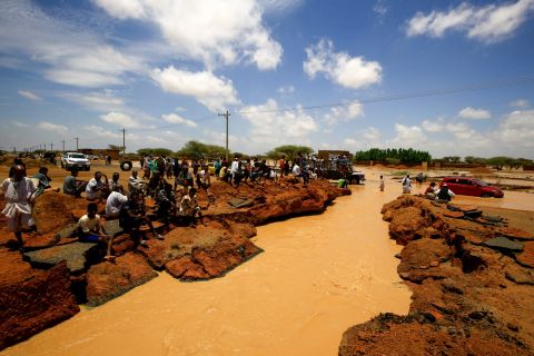 Hundreds dead and wounded in landslide in Tanzania