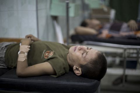 Israel deprives 12 children in the intensive care of milk