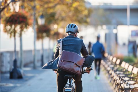 How commuting to work can affect our mental health