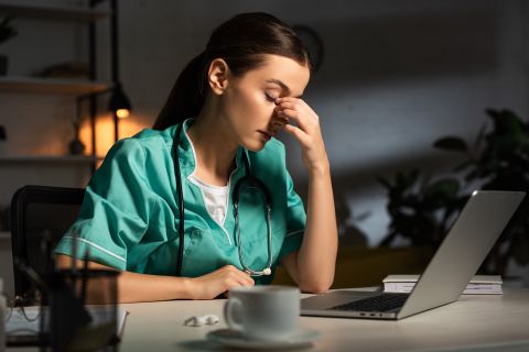 Working night shifts leads to health risks, study reveals