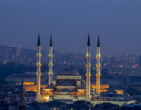 تركيا تعفي مواطني عدة دول عربية من تأشيرة الدخول 