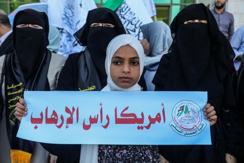 عاجل.. 200 شهيد ومصاب في مجزرة شرق غزة (فيديو)