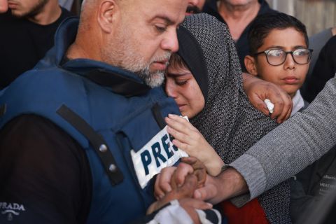 Al Jazeera bureau chief Wael al-Dahdouh leaves Gaza