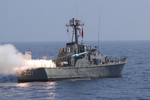 Houthis challenge U.S. and U.K. naval presence in the Red Sea
