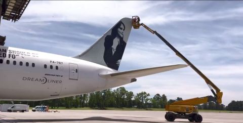 Mahsa Amini's photo obstructs aid from reaching Gaza!