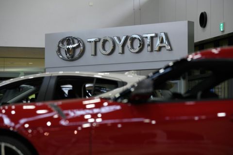 Toyota Motors tops global car sales for fourth consecutive year!