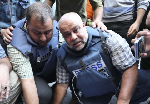 شاهد: استشهاد حمزة نجل وائل الدحدوح والصحفي أبو ثريا في خان يونس