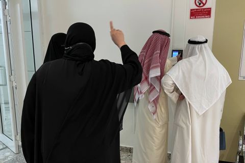 التعليم السعودية.. تطبيق البصمة على 90 ألف موظف الأحد