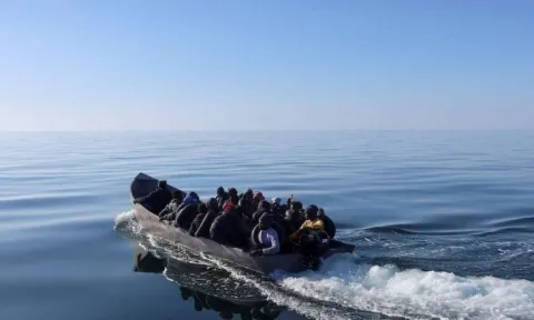 غرق مركب يضم مهاجرين قبالة السواحل التونسية