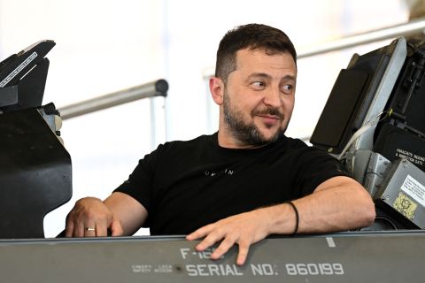 Zelenskyy posts F-16 jet training video of Ukrainian pilots 