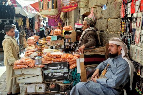 اليمن يواجه أزمة غذائية على خلفية التوتر في البحر الأحمر