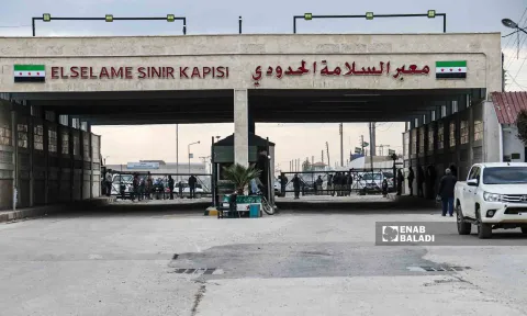 اللاجئون السوريون في تركيا ممنوعون من الدخول عبر معبر باب السلامة