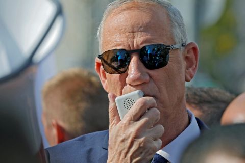 محتجون أمام منزل غانتس: 