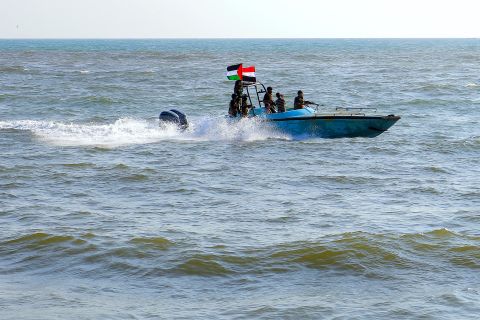 US-British raids on Hodeida, Yemen; Houthis target two American warship destroyers 