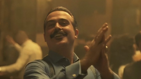 محمود نصر يرقص على أغنية 