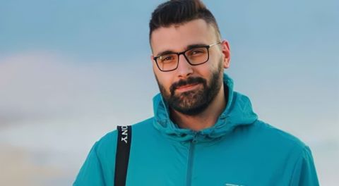 ما هو مرض معتز عزايزة؟