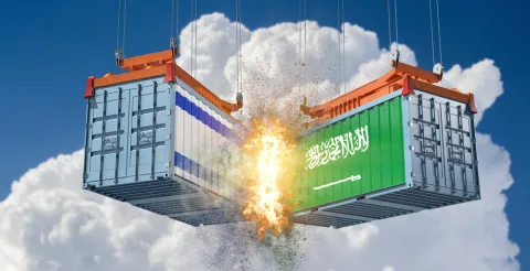 مطالبات بمنح المرأة العاملة في السعودية سنتين 