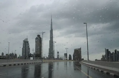 أمطار غير مسبوقة تعم الإمارات.. إلى متى تأثير الحالة المطرية الشديدة؟