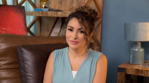 ديما بيّاعة تتجه إلى بثوث تيك توك.. وتتحدّث عن طليقها تيم حسن: 