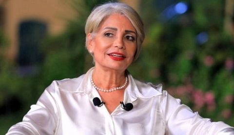 حفيدة سوسن بدر تخطف الأنظار في احتفالية (مركز راشد) لتكريم النجوم