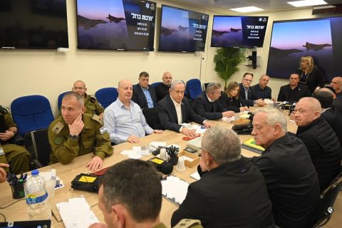 Netanyahu readies retaliation against Iran, sparking fears of third world war